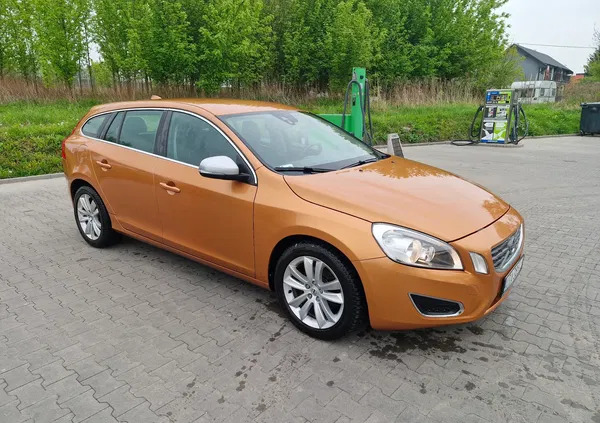 volvo małopolskie Volvo V60 cena 29000 przebieg: 265000, rok produkcji 2011 z Iłowa